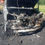 V Malých Karlovicích shořel osobní automobil, ke zranění osob nedošlo