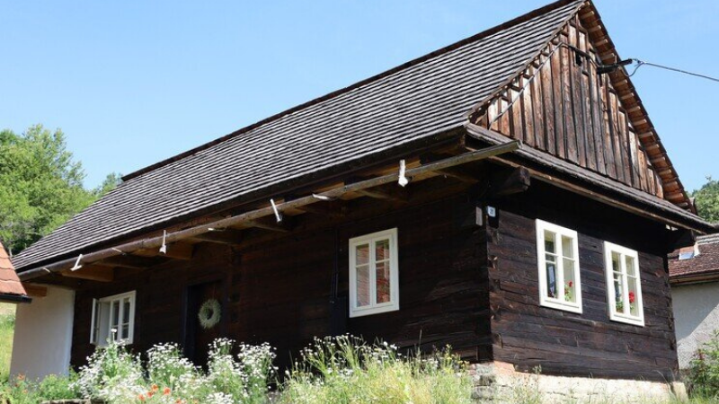 Lidová stavba roku 2025: Chalupa Hajan z Lužné okouzlila porotu